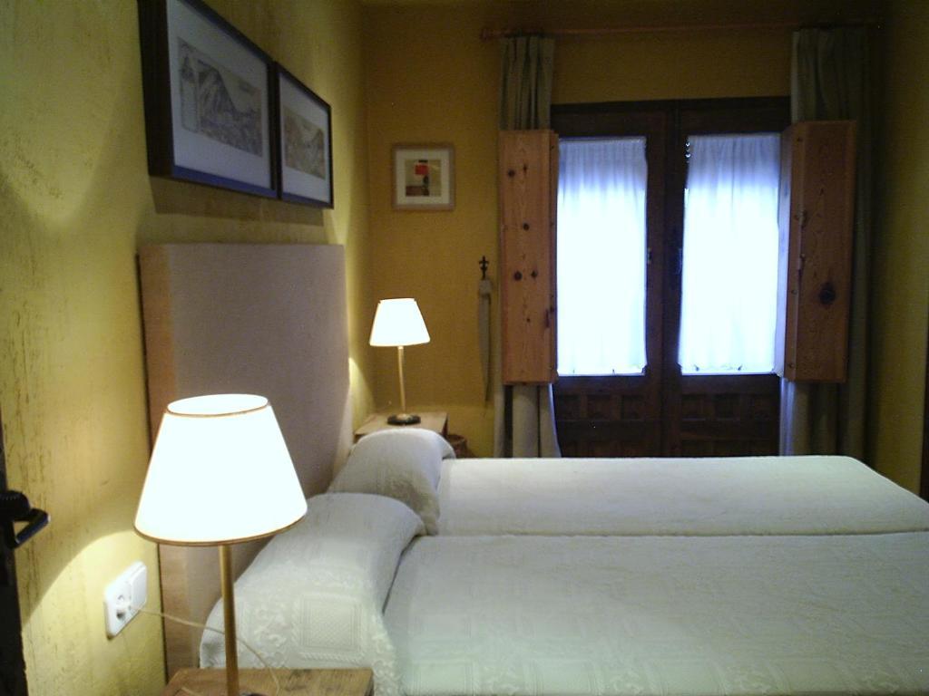 La Casa De San Pedro Appartement Cuenca  Kamer foto